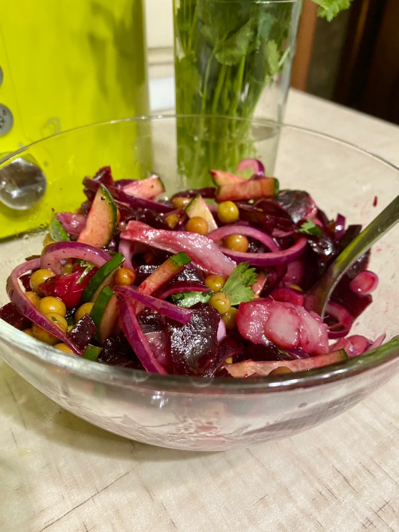 Салат из филе сельди со свёклой