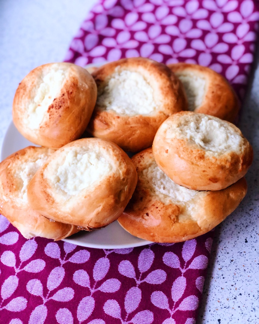 Рецепт пышной творожной ватрушки, как у бабушки: этот вкус возвращает в детство (видео)