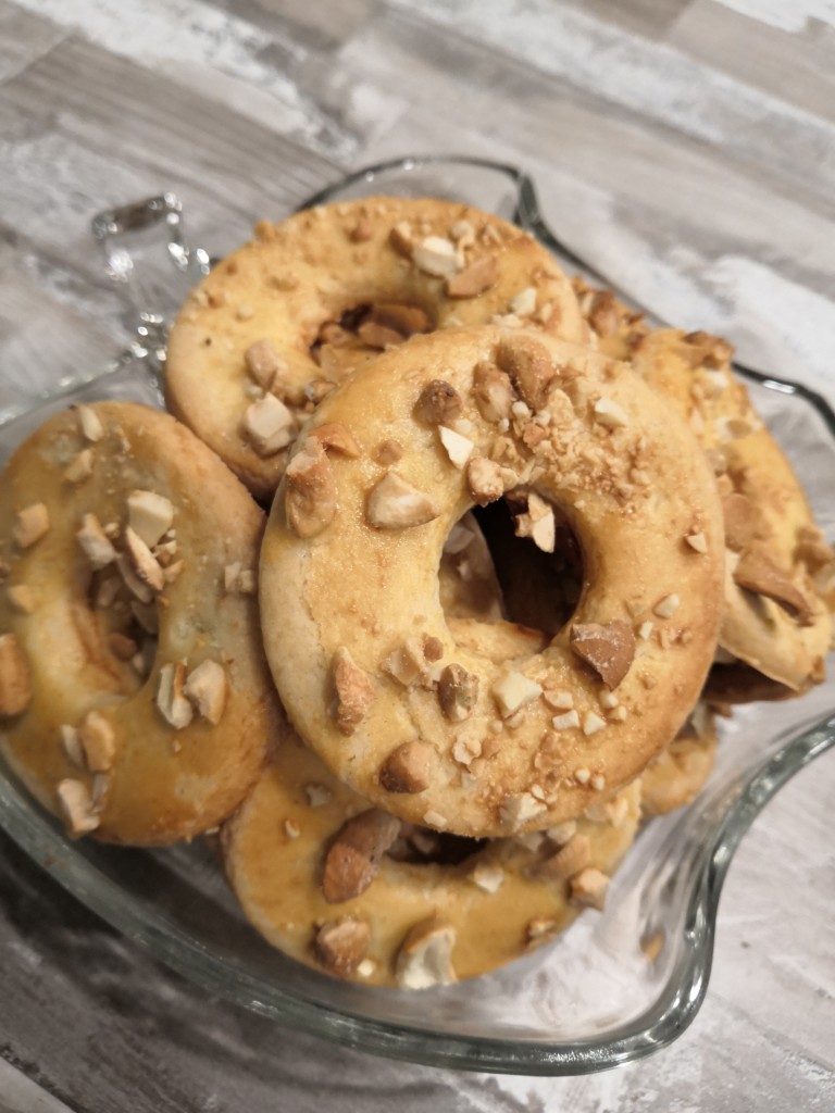 Песочные колечки с орешками