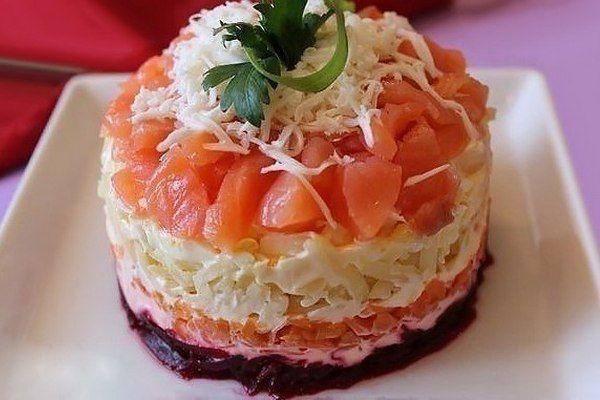 Слоеный салат "Новогоднее предвкушение"