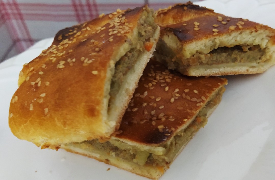 Пирог с паштетом из куриной печени