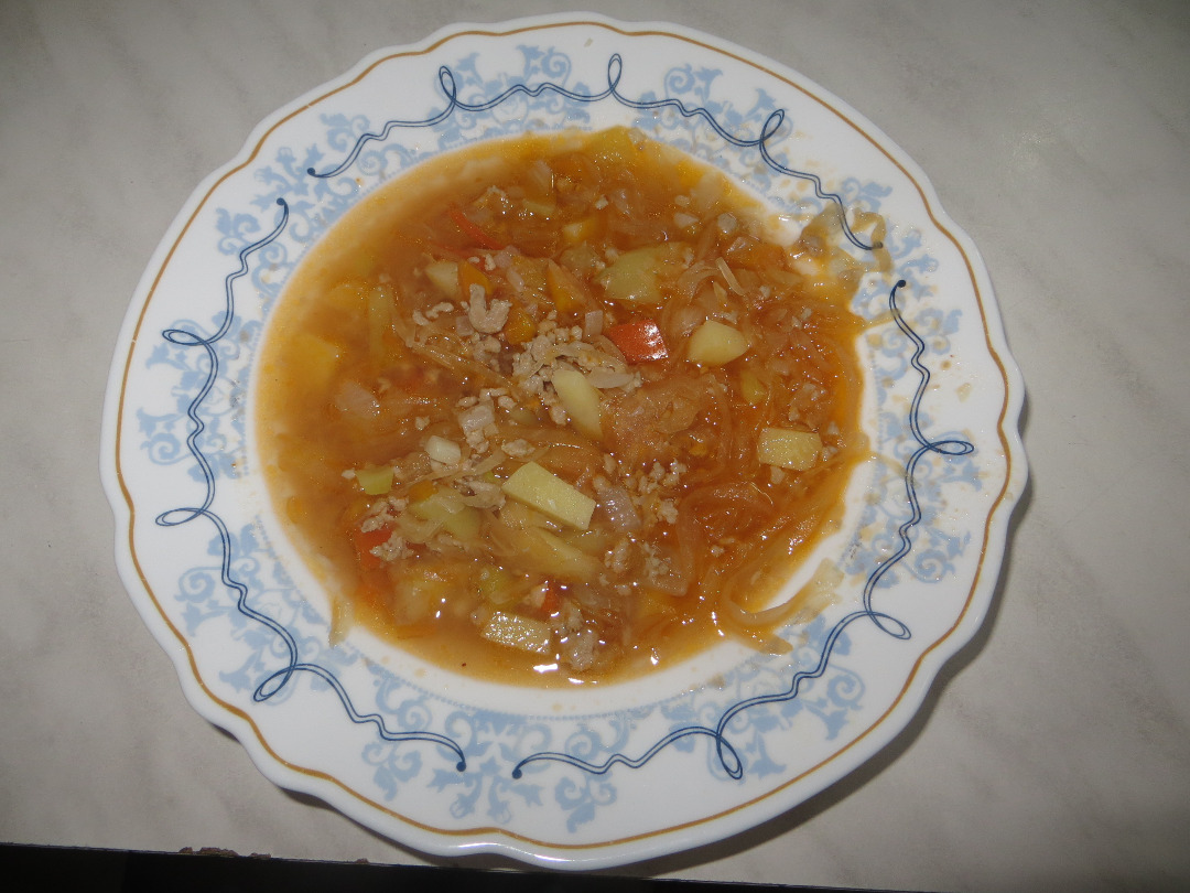 Суп с фасолью, рисом и копчеными ребрышками в мультиварке