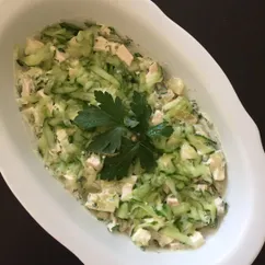 Салат с куриной грудкой и ананасом