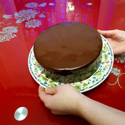 Муссовый торт 'три шоколада' с зеркальной глазурью