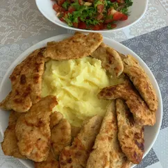 Куриные отбивные в панировочных сухарях