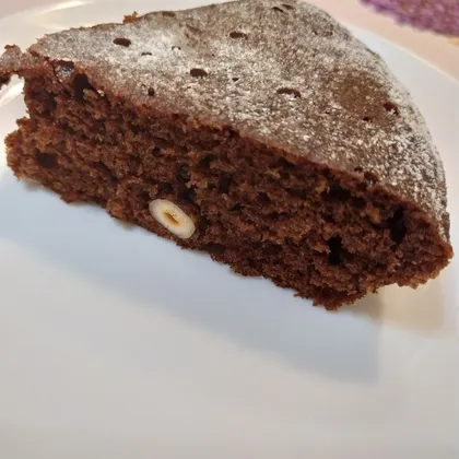 Шоколадный кекс с фундуком и изюмом