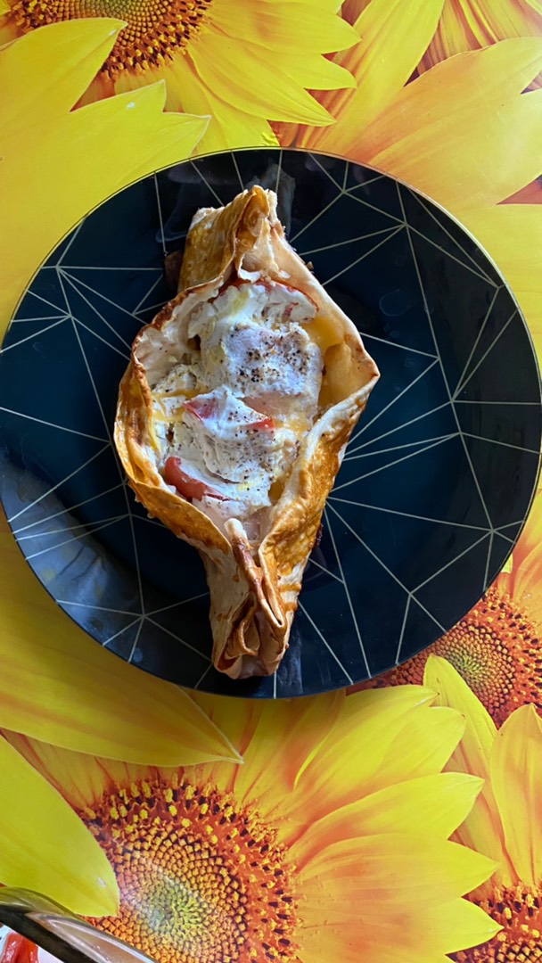Лодочка из лаваша с куриной грудкой