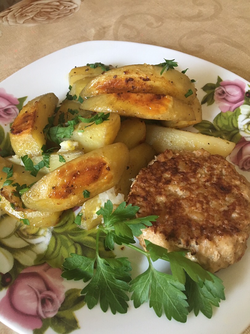 Ароматный картофель в духовке