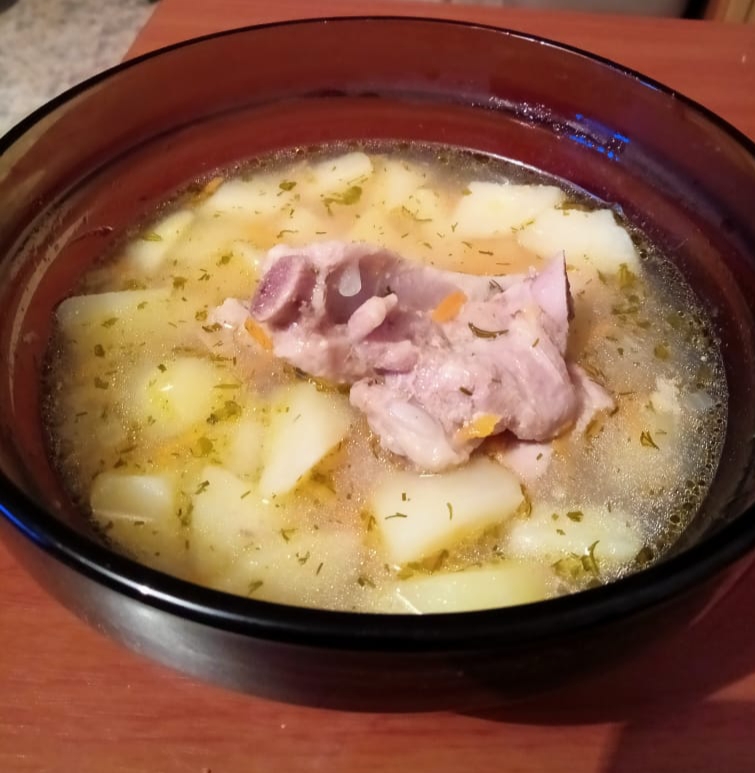 Тушеная картошка на рёбрышках
