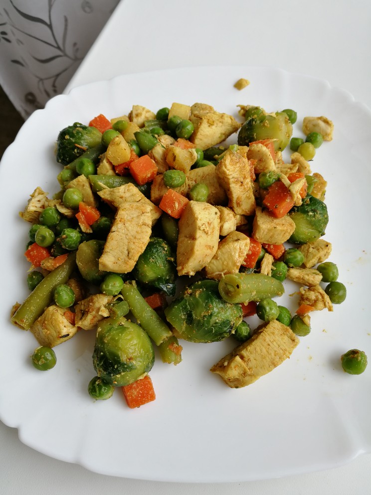 Курица-карри с овощами