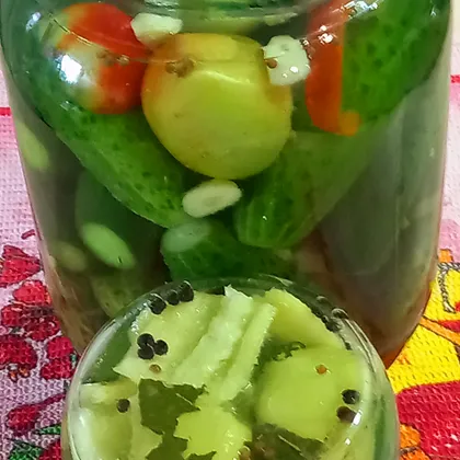 Огурцы маринованные с болгарским перцем