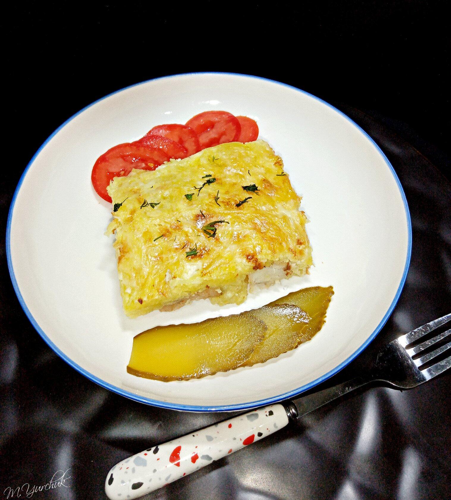 Минтай с картошкой в сметане в духовке — рецепт с фото пошагово