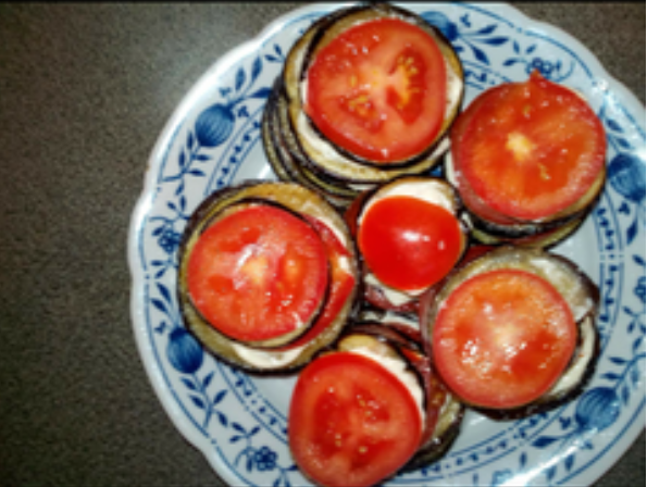 "Башенки" из баклажанов и помидор