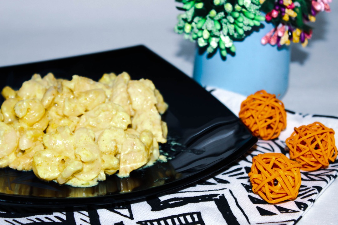 Сливочная куриная грудка с макаронами