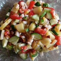 Овощной салат с финиками