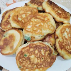 Ленивые пирожки с луком и яйцом