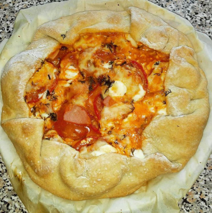 Галета с помидорами и сыром
