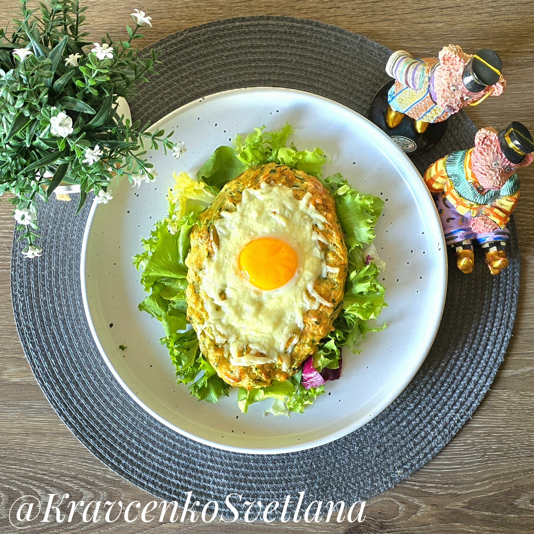 Хачапури из кабачка с сыром и специями