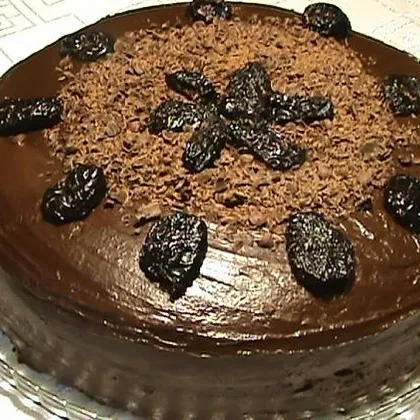 Вкусный торт 'Чернослив в шоколаде'