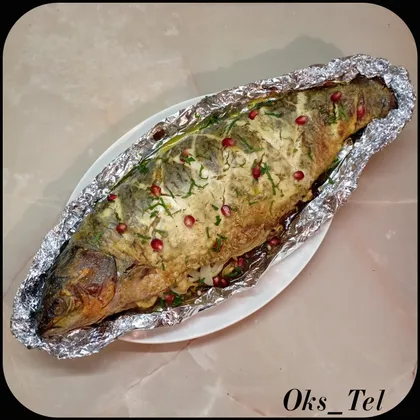 Запеченный белый амур с лимоном под сметанной корочкой 