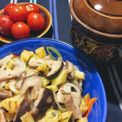 Деревенский картофельный салат с маринованными грибами
