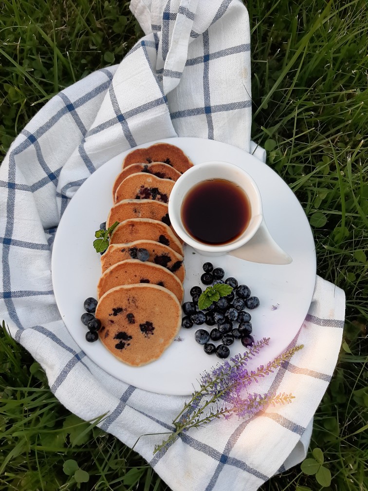 Панкейки с черникой и корицей🥞