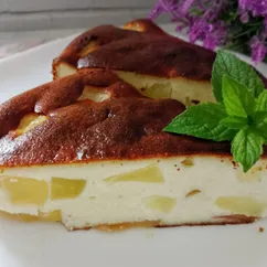 Творожная запеканка с дыней и яблоком