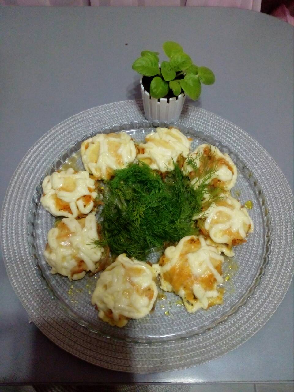 Мясные лепешки с морковью и сыром