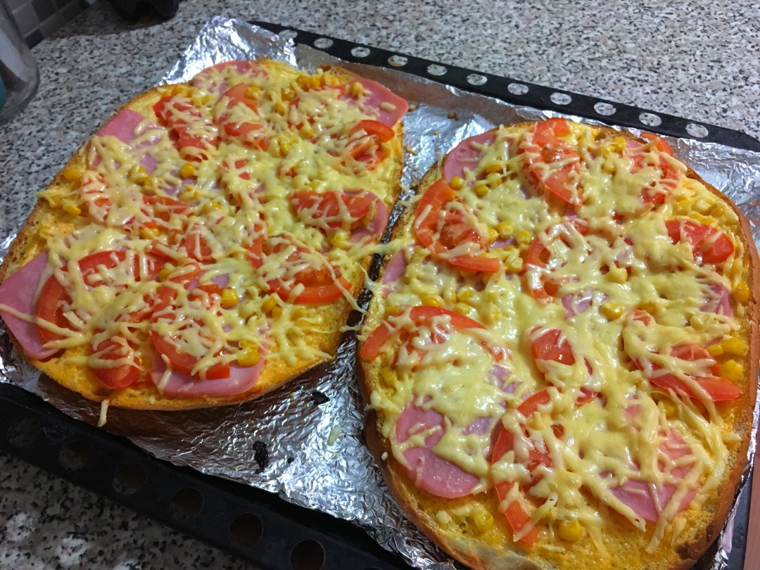 Пицца на скорую руку 🍕 - рецепт автора Юлия Гольцова 👩🏻‍🍳