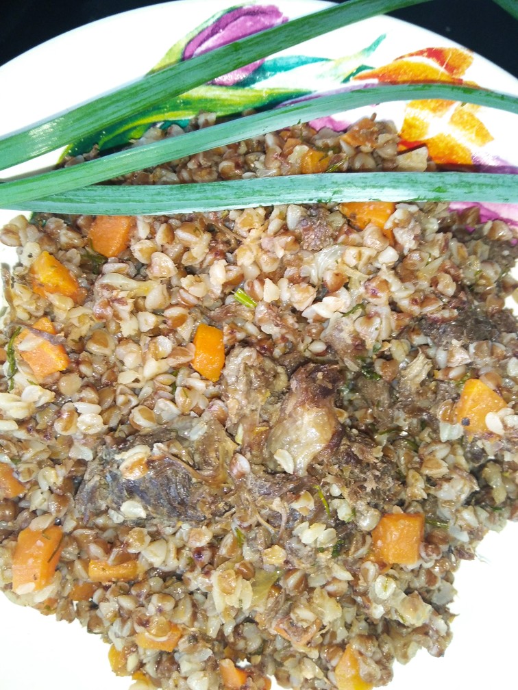 Гречка с тушенкой