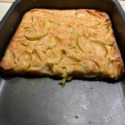 Яблочный пирог на кефире тонкий