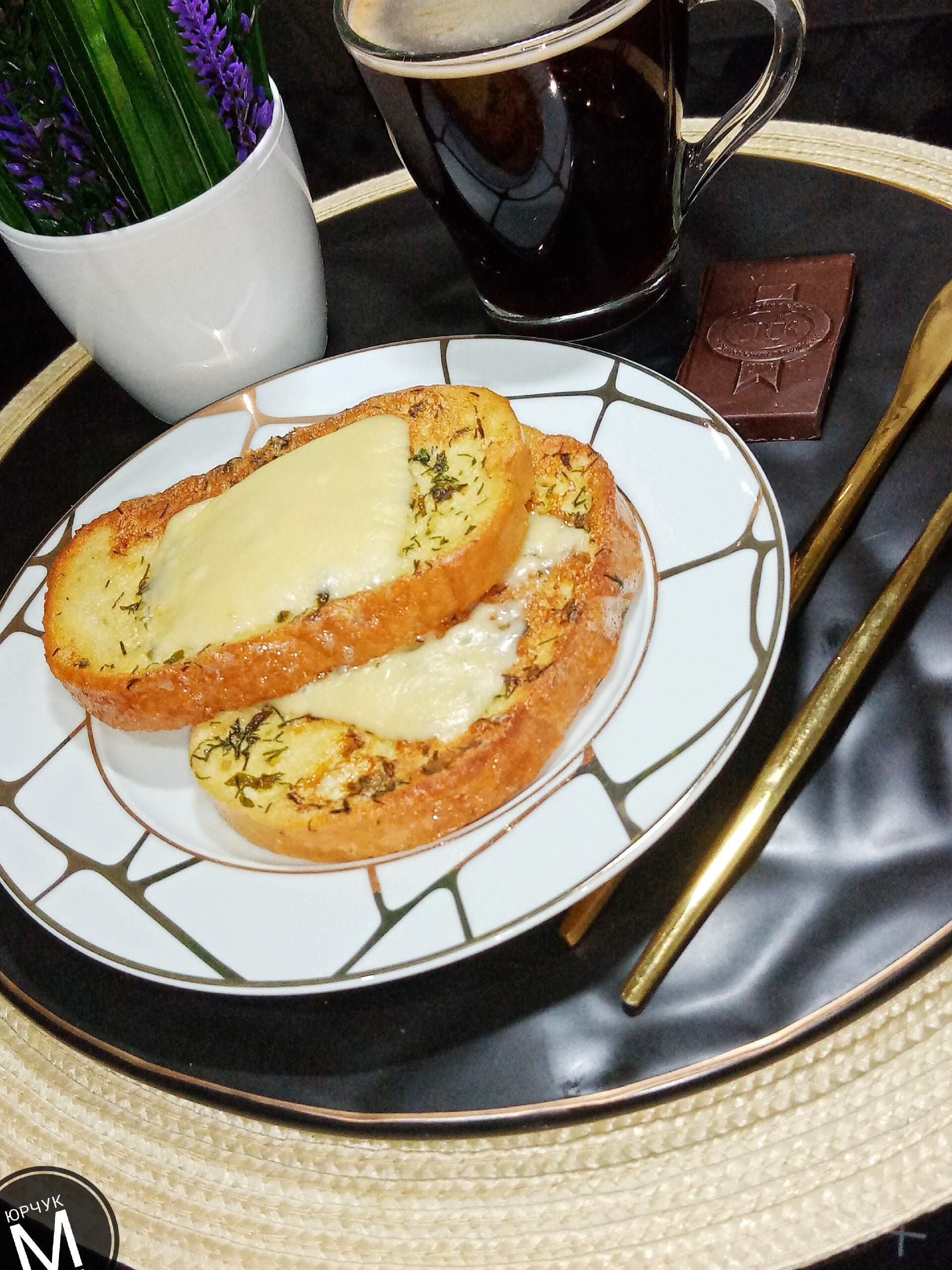 Гренки с зеленью и сыром 