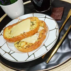 Гренки с зеленью и сыром 