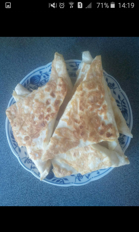 Треугольники из лаваша с колбасой и сыром