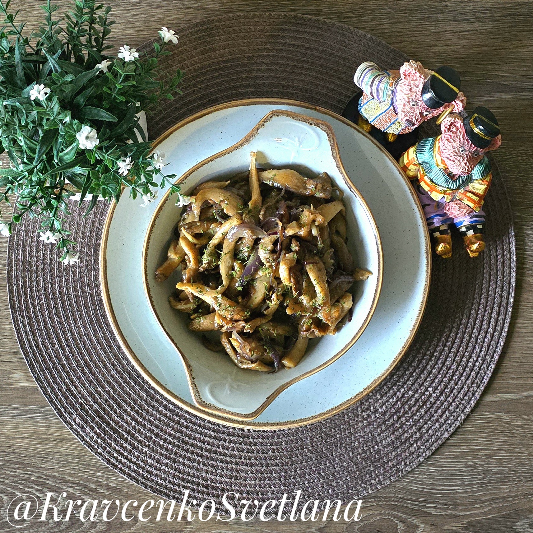 Жареные грибы - вешенки