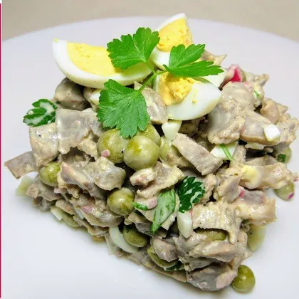 Простой и вкусный салат из куриных желудочков. Рецепт к Новому году