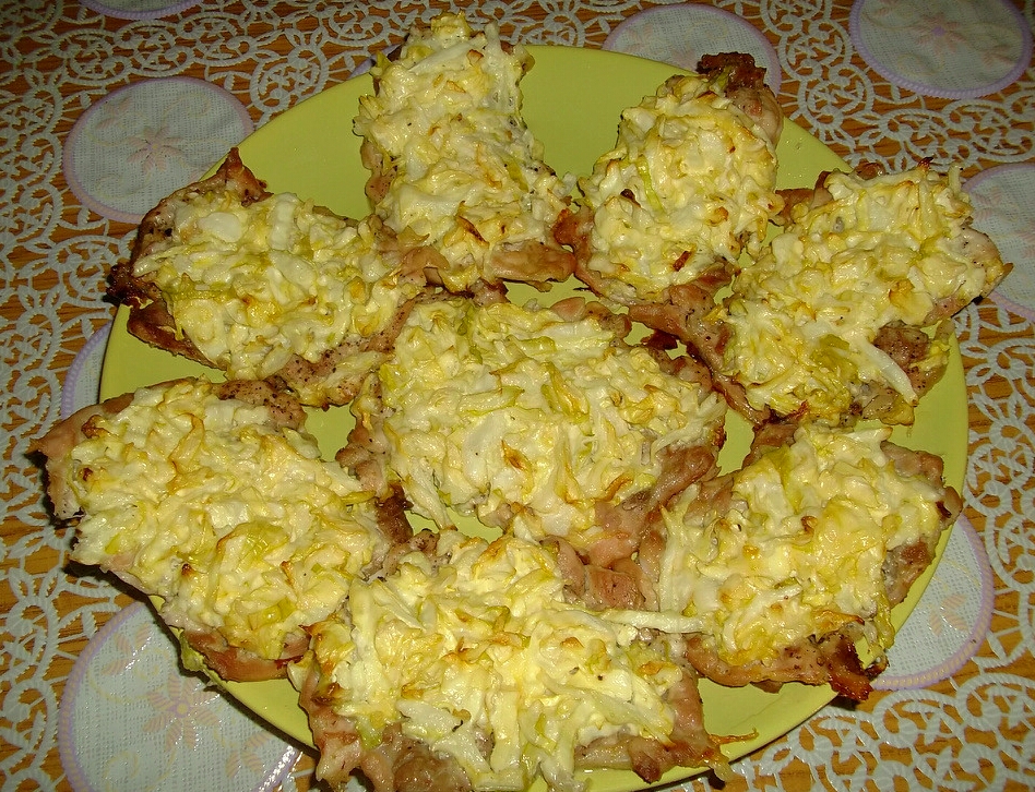 Куриное филе запеченное с пекинской капустой