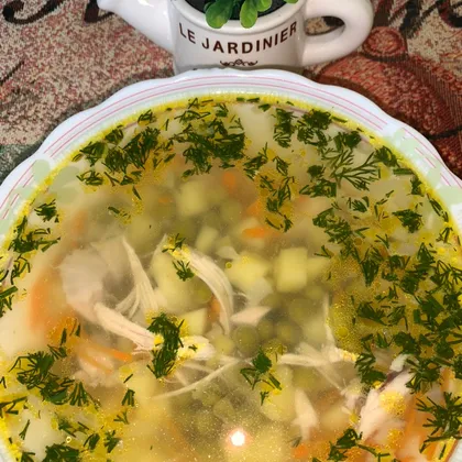 Суп с консервированным горошком на курином бульоне