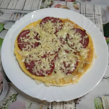 Пицца на тортилье с яйцами