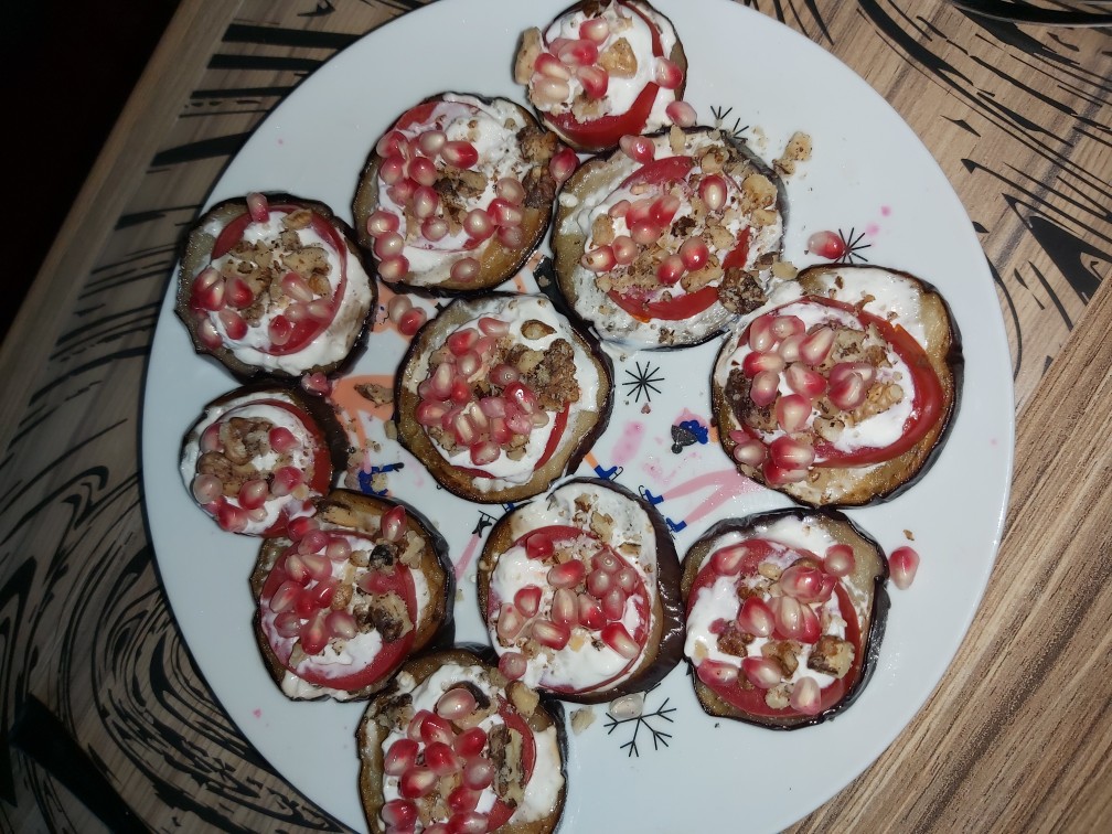 Закуска из баклажанов с помидорами