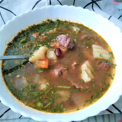 Томатный суп с фасолью и фрикадельками
