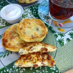 Сырники творожные с манкой и изюмом