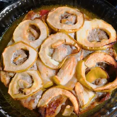 Мясо с яблоком
