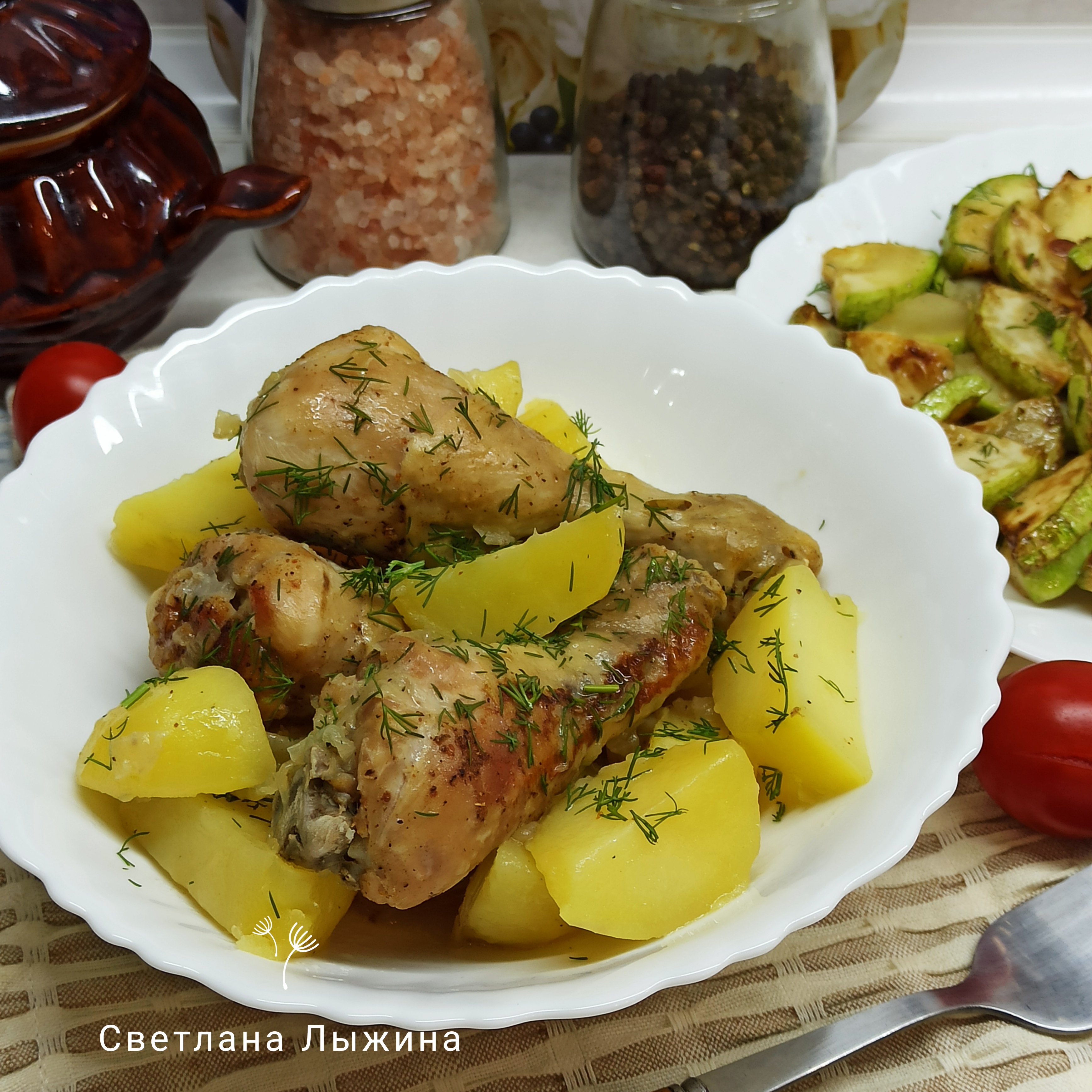 Куриные голени с картошкой в мультиварке