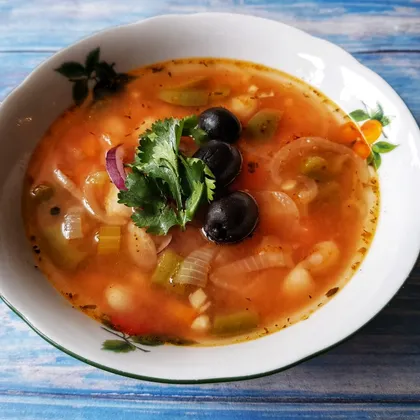Фасолата (постный греческий суп с белой фасолью и помидорами)