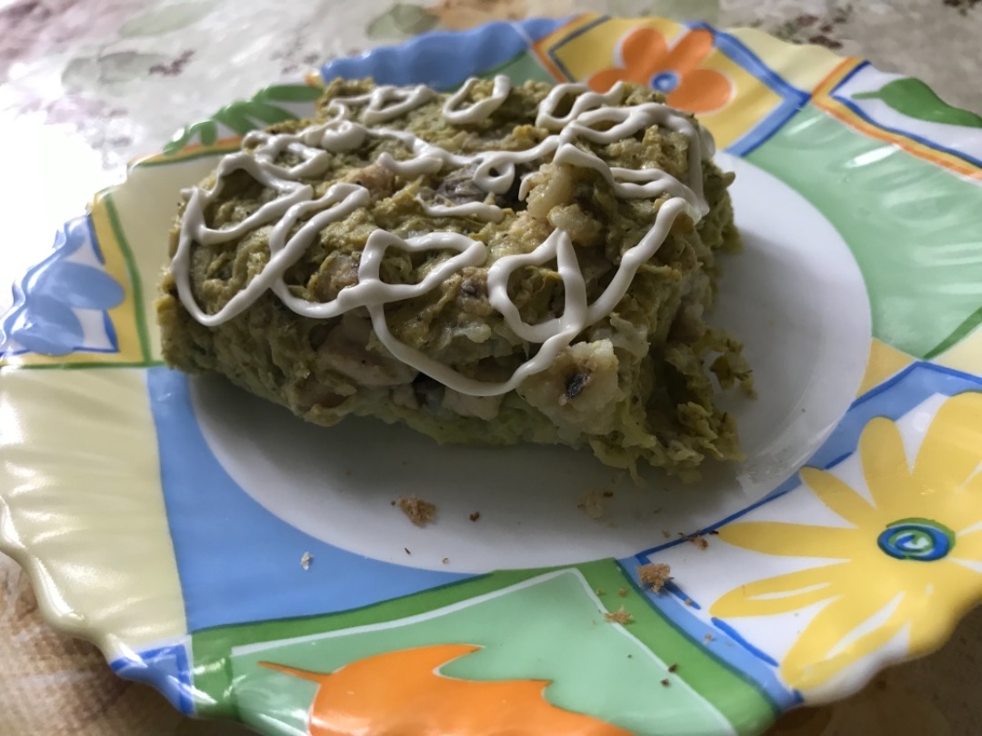 Кабачковый рулет с курицей и грибами