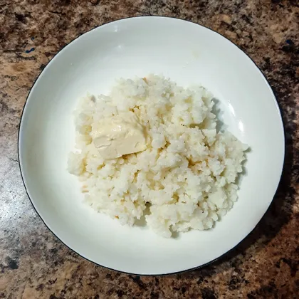Молочная рисовая каша в мультиварке с маслом и мёдом