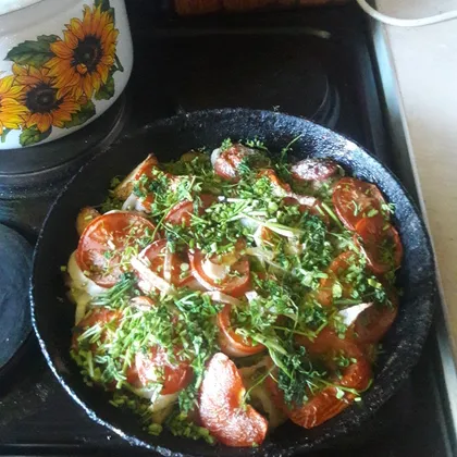 Картошечка с колбаской и овощами