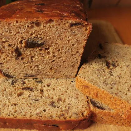 Пшеничный хлеб с черносливом на ржаной закваске. Весь замес с вечера