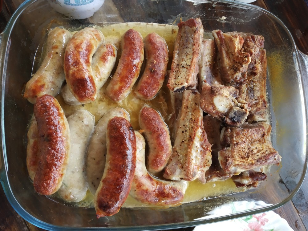 Тирольские колбаски с картофелем и розмарином